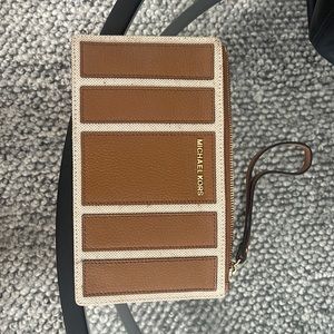 Michael Kors wristlet